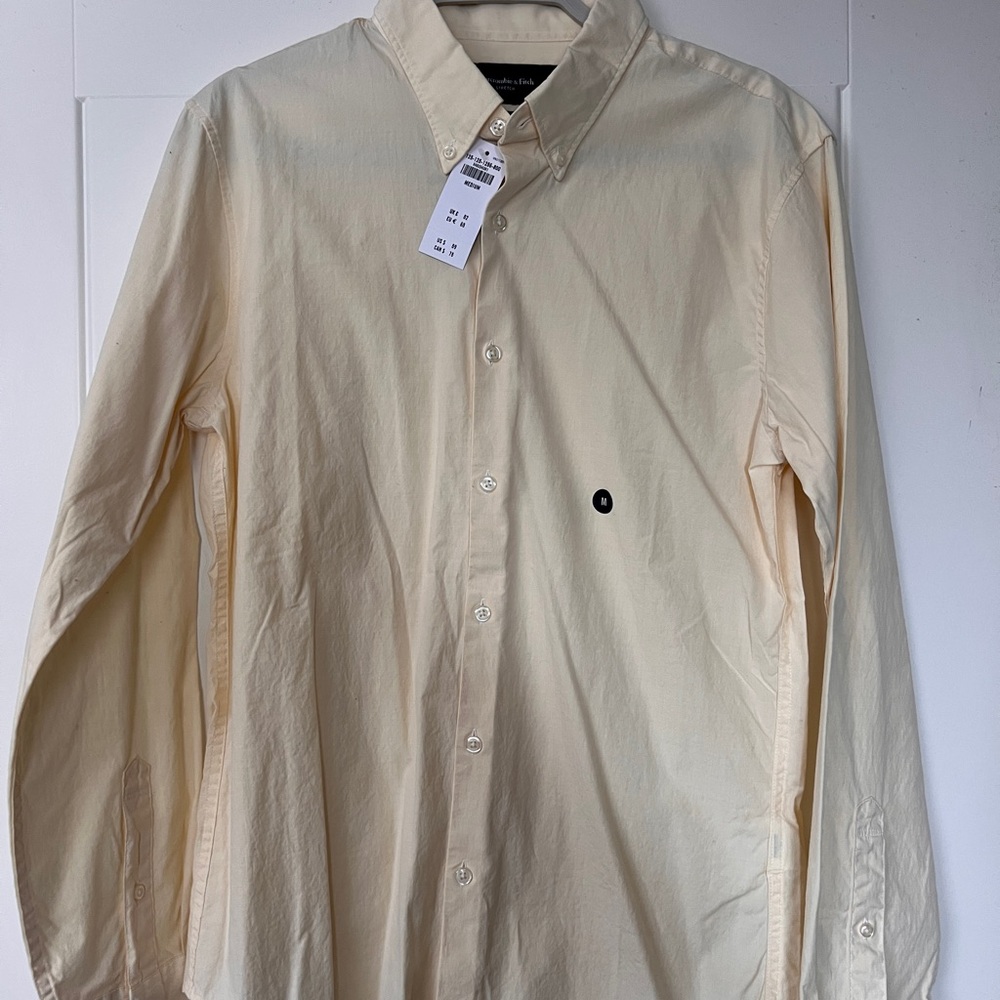 Abercrombie & Fitch Men's Pale Yellow Button-Down Shirt